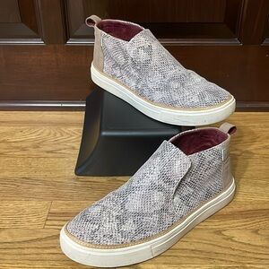 Tom’s Paxton sneaker Cobblestone Snake Printed Suede W8.5 EU39